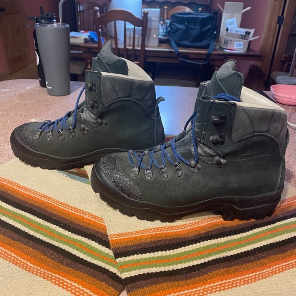 MONTRAIL MORAINE "AT" WOMEN'S HIKING BOOTS FOREST GREEN, W/PROOF LEATHER, Sz 11
